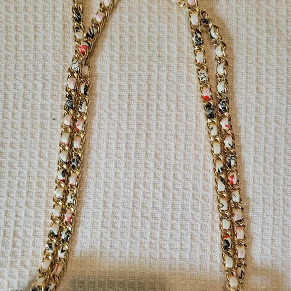 ALDO Trendy White Graphic Shoulder Bag - Picture 7 of 14